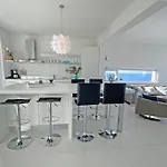 Sunnyhill With Private And Shared Pool Cavtat