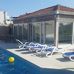 Sunnyhill With Private And Shared Pool * Cavtat
