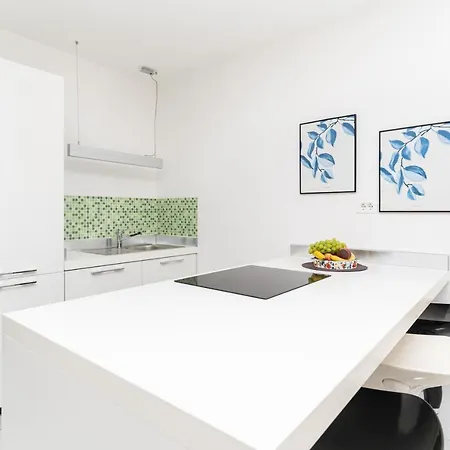 Sunnyhill With Private And Shared Pool Apartment