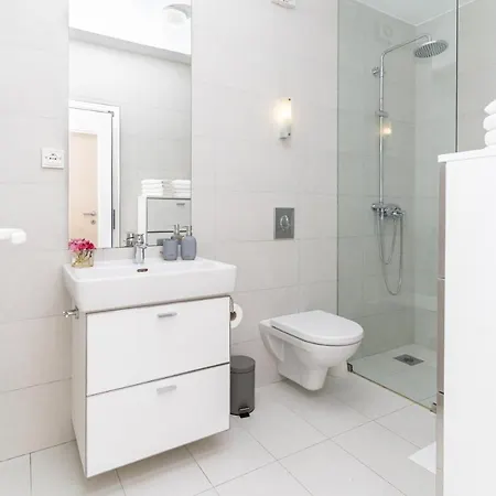 Appartamento Sunnyhill With Private And Shared Pool Cavtat