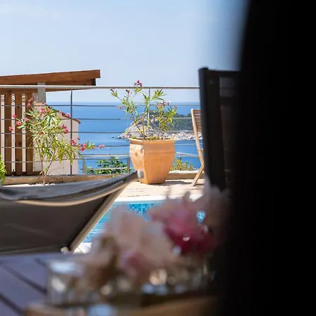 Apartment Sunnyhill With Private And Shared Pool Cavtat