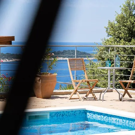 Apartment Sunnyhill With Private And Shared Pool *
