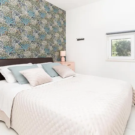 Sunnyhill With Private And Shared Pool Appartamento