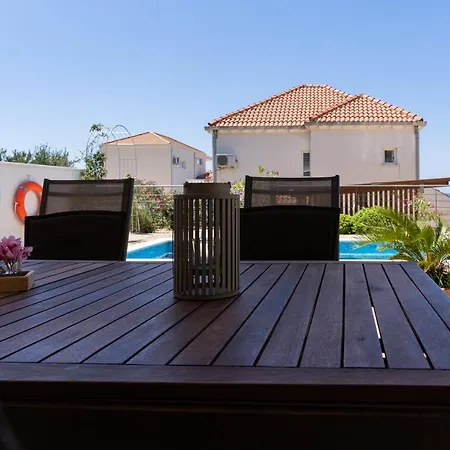 Apartmán Sunnyhill With Private And Shared Pool Cavtat