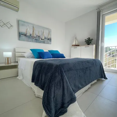 Apartment Sunnyhill With Private And Shared Pool