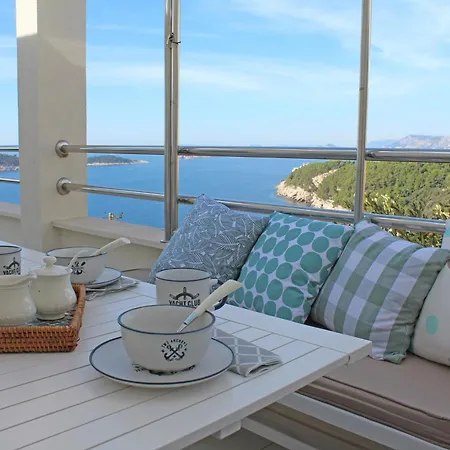 Apartman Sunnyhill With Private And Shared Pool Cavtat