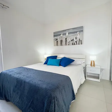 Apartment Sunnyhill With Private And Shared Pool