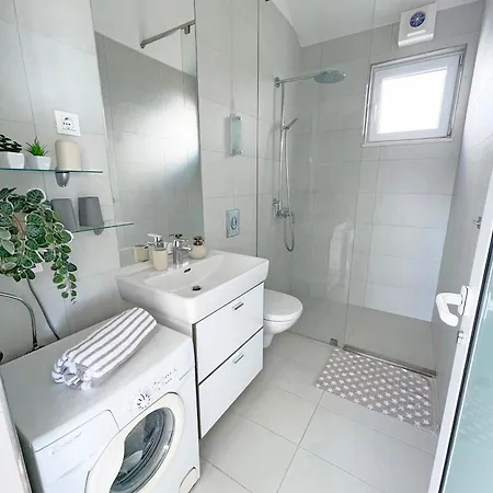 Sunnyhill With Private And Shared Pool