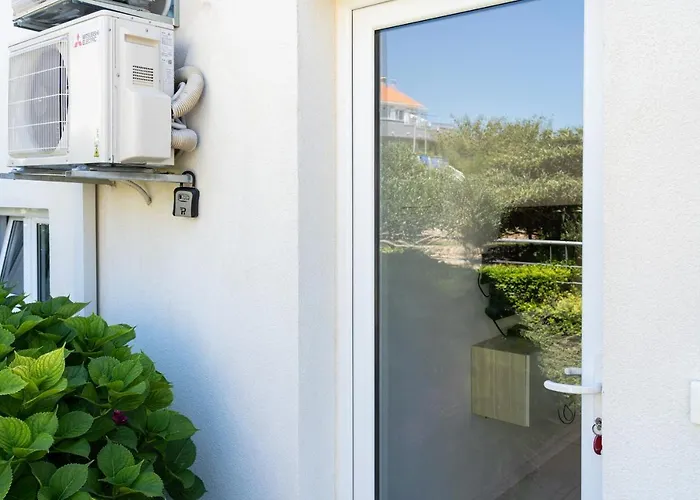 Sunnyhill With Private And Shared Pool Apartment