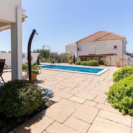 Appartamento Sunnyhill With Private And Shared Pool *