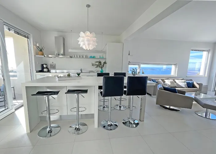 Sunnyhill With Private And Shared Pool Cavtat